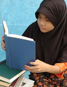 malaysian girl learning to speak English
