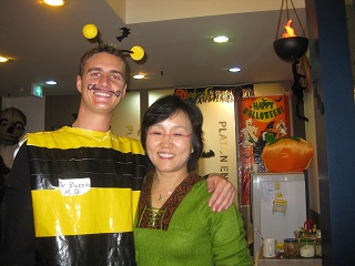 teaching english in korea making friends