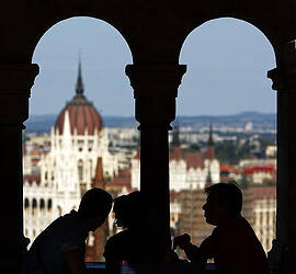 Budapest-teaching-jobs-window