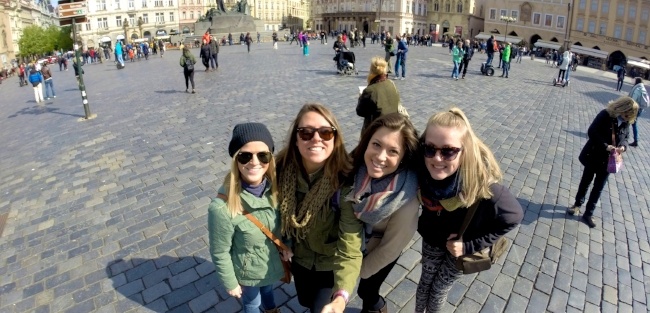can friends teach english abroad together can friends teach english abroad together