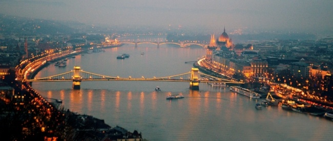 budapest-hungary-palace-river-skyline-650.jpg