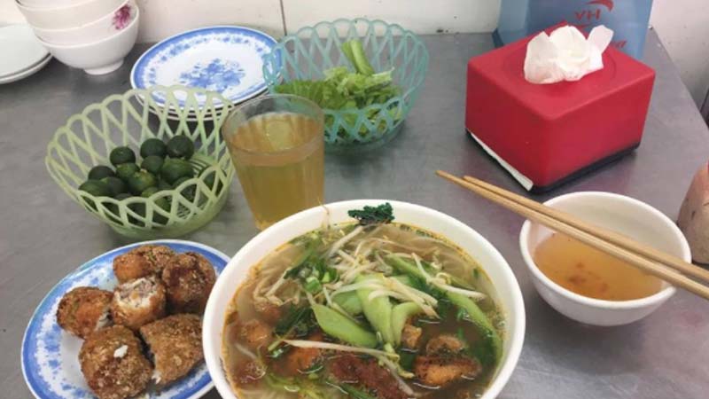 The Food in Hanoi, Vietnam is a pro of living and teaching English there!