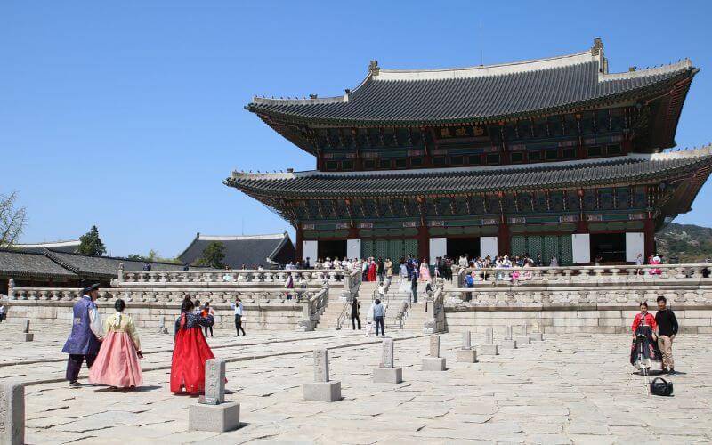 Explore Korean history and culture